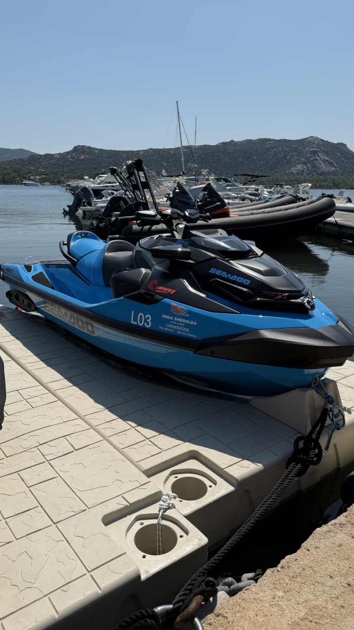 Brivido sulla Costa Smeralda — Un'Ora in Sella alla Sea-Doo RXT-X 325