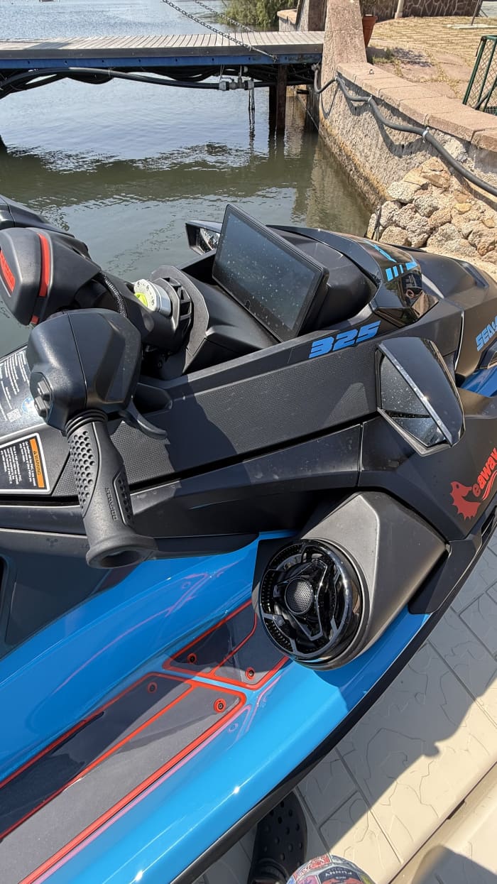 Brivido sulla Costa Smeralda — Un'Ora in Sella alla Sea-Doo RXT-X 325