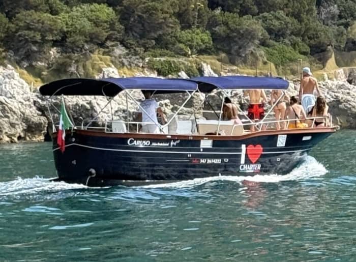 Ponza and Palmarola — Ten Hours on the Gozzo Caruso Among the Most Beautiful Islands in the Tyrrhenian Sea