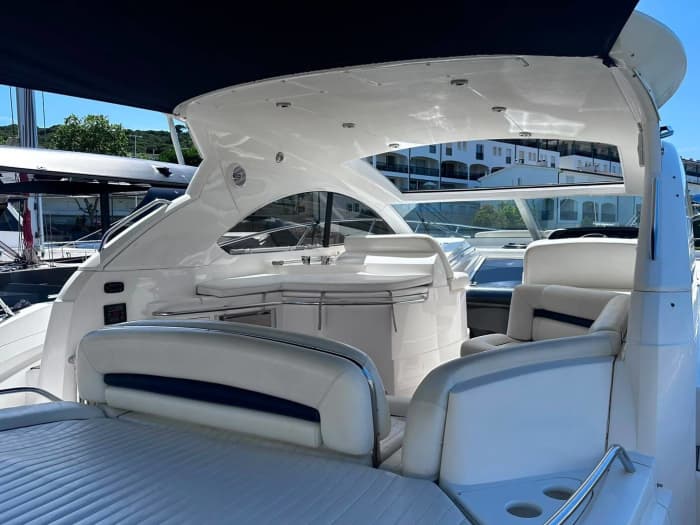 Huit heures de navigation sur la Costa Brava · Une journée complète à bord du Sunseeker Portofino 47