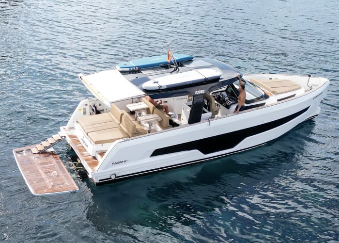 Tandem Tesoro 50 + Fjord 41 XL 23 personen. Alles inclusief: brandstof, schipper, route naar Formentera en Illetas met een vaste prijs en zonder zorgen.