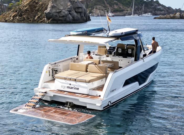 Tandem Tesoro 50 + Fjord 41 XL 23 personen. Alles inclusief: brandstof, schipper, route naar Formentera en Illetas met een vaste prijs en zonder zorgen.