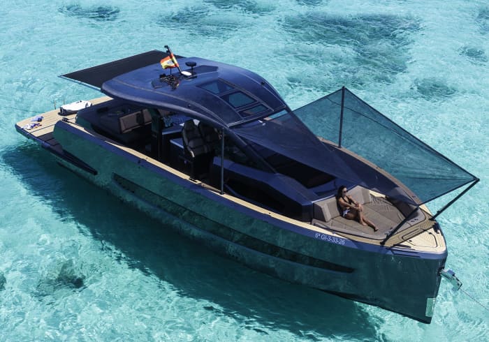 Tesoro 50 - 12 people All inclusive: fuel, skipper, route to Formentera Saona with a fixed price and no worries.