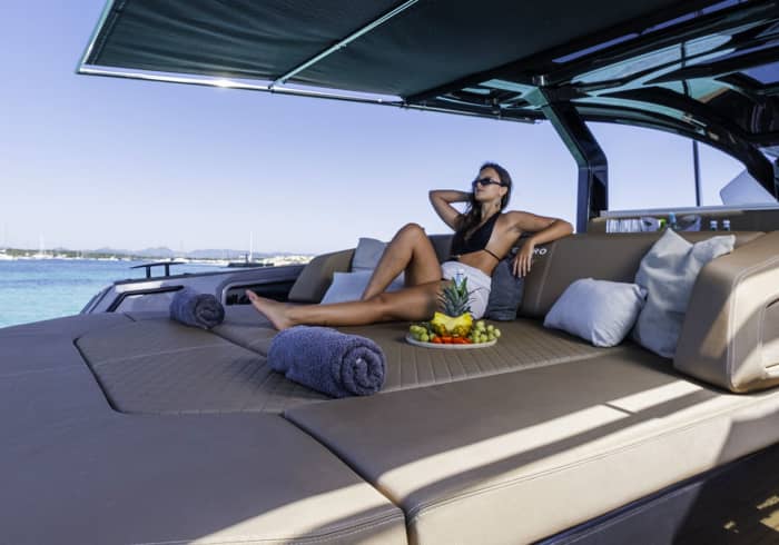 Tesoro 50 - 12 people All inclusive: fuel, skipper, route to Formentera Saona with a fixed price and no worries.