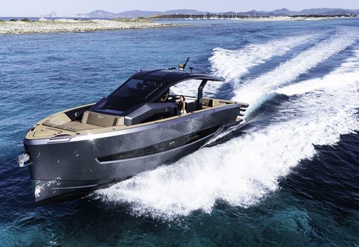 Tesoro 50 - 12 people All inclusive: fuel, skipper, route to Formentera Saona with a fixed price and no worries.