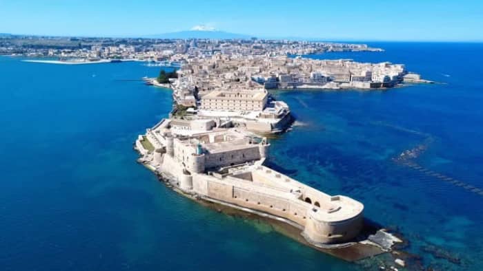 Boat Tour from Syracuse · Ortigia, Sea Caves and Pillirina