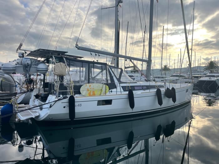Privé zeiltocht vanuit Tivat — Beneteau Oceanis 48 (4 uur)