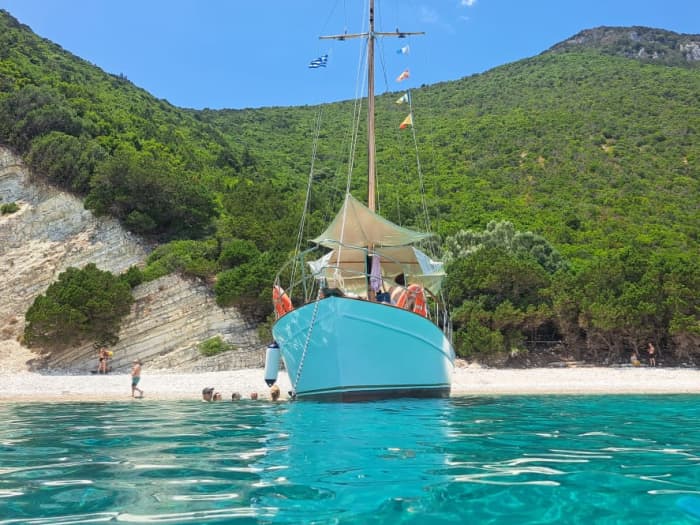 Scorpios, Meganisi & the Hidden Caves – Full Day from Nydri