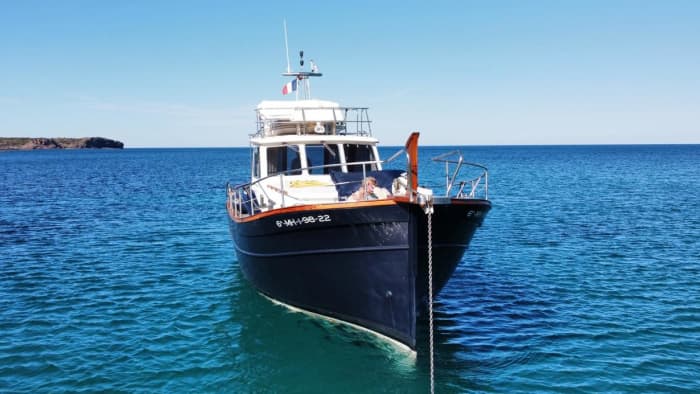 Day trip to Menorca: discover the turquoise and crystal clear waters