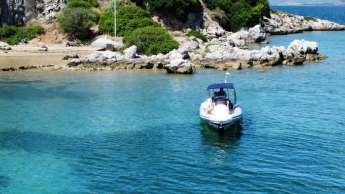 Freedom, Speed & Crystal Waters — A Day Out from Chalkida