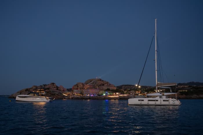 Sunset aperitif on a sailboat: exclusive sunset and music on the Costa Smeraldamonto