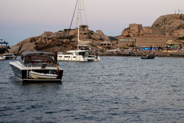 Sunset aperitif on a sailboat: exclusive sunset and music on the Costa Smeraldamonto