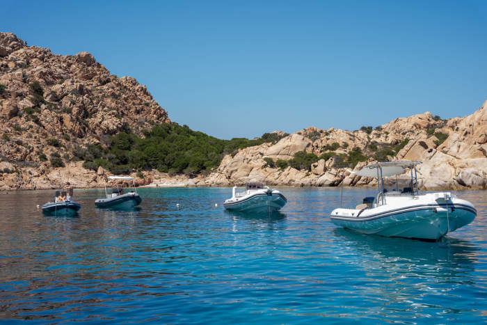 Sunset aperitif on a sailboat: exclusive sunset and music on the Costa Smeraldamonto