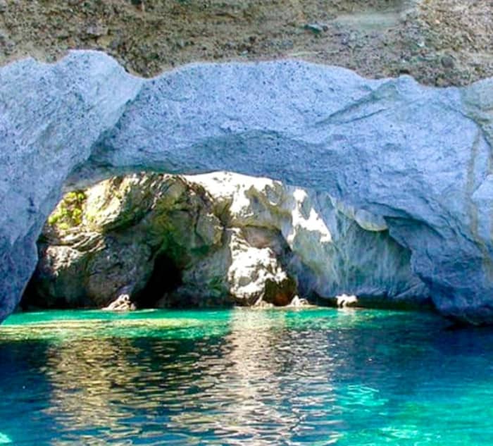 Die Pontinischen Inseln mit dem Boot: Ponza und Palmarola von Terracina aus