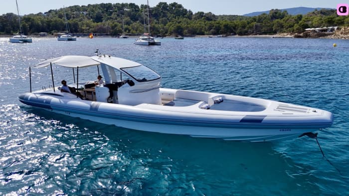 Ibiza en Formentera op één dag · Acht uur aan boord van de Pirelli Pzero 1400