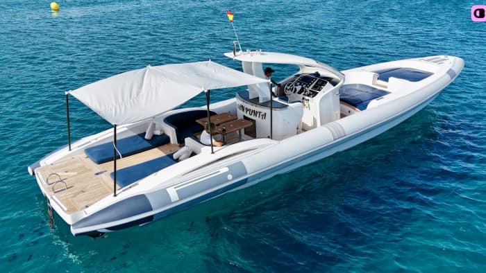 Ibiza en Formentera op één dag · Acht uur aan boord van de Pirelli Pzero 1400