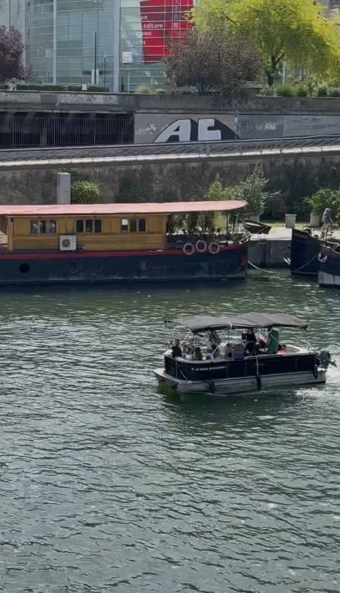 Private Seine Cruise: Paris's Iconic Landmarks by Boat