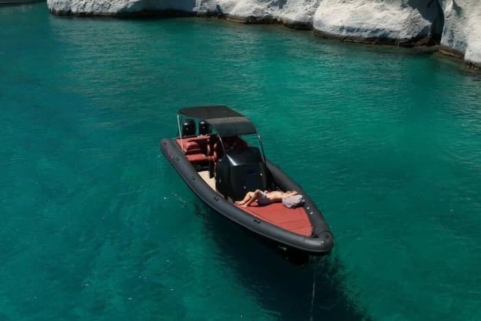 4-Hour Speedboat Adventure: Kleftiko & the Coastline of Milos