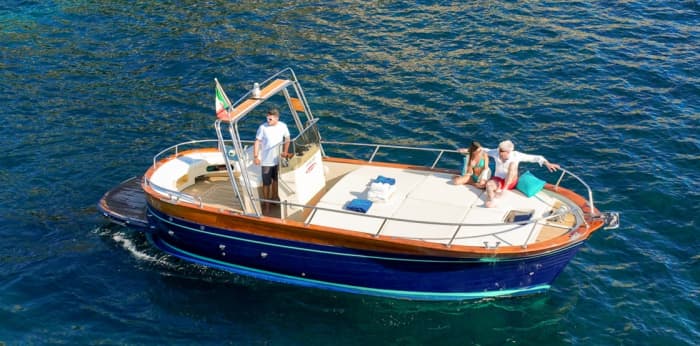 A luxury half-day in Ischia: the most beautiful coves by sea