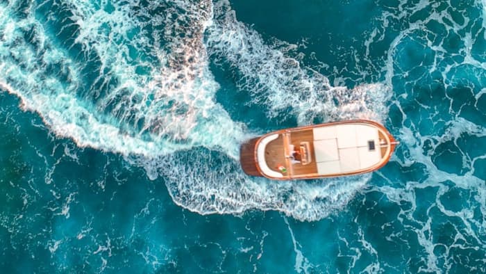 A luxury half-day in Ischia: the most beautiful coves by sea
