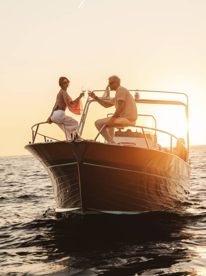 A luxury half-day in Ischia: the most beautiful coves by sea