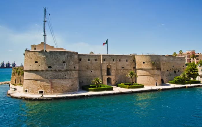 Half a Day in Taranto — Three Hours Between San Pietro Island and the Swing Bridge