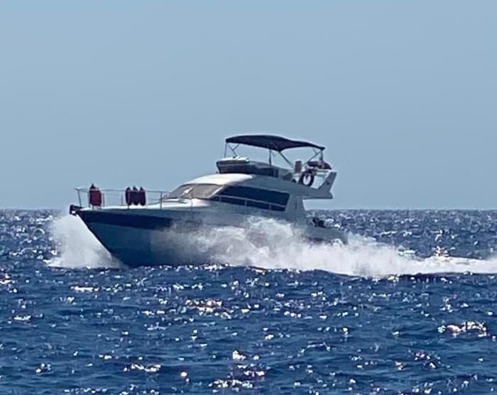 Luxusyacht aus Palau: La Maddalena und Korsika an einem exklusiven Tag