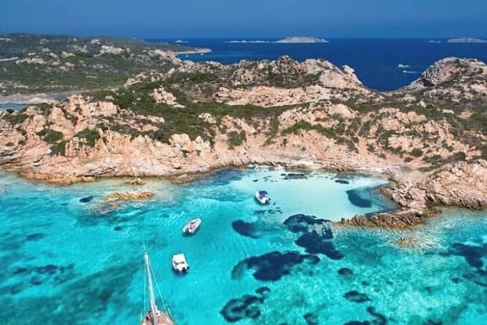 Une journée sur la Costa Smeralda — criques exclusives et mer cristalline