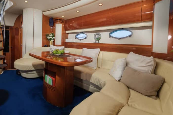 Princess V65 Tudo incluído: combustível, capitão, rota para Formentera Illetas com preço fixo e sem preocupações.