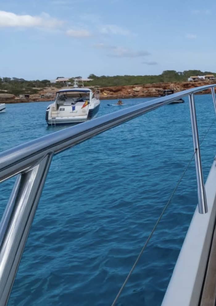 Princess V65 Tudo incluído: combustível, capitão, rota para Formentera Illetas com preço fixo e sem preocupações.