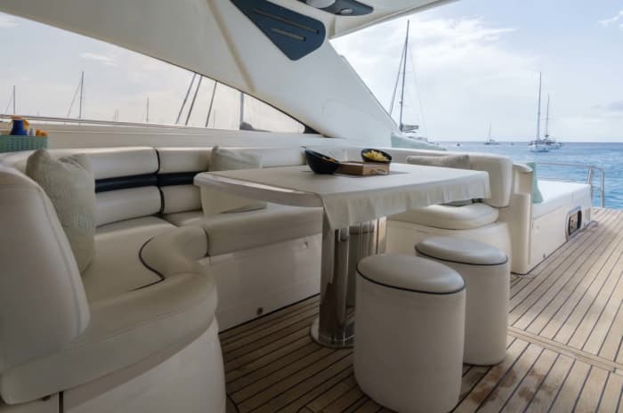Princess V65 Tudo incluído: combustível, capitão, rota para Formentera Illetas com preço fixo e sem preocupações.