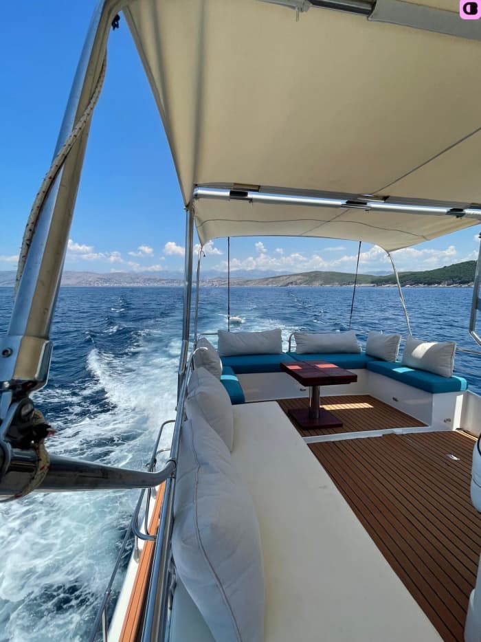 Posillipo Tobago 47 Special – codzienne czartery z Himarë