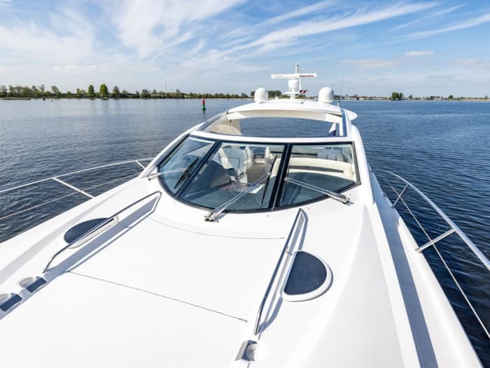 Een dag Napels ontdekken: geniet van 8 uur verkenning aan boord van de Sunseeker Portofino 53.