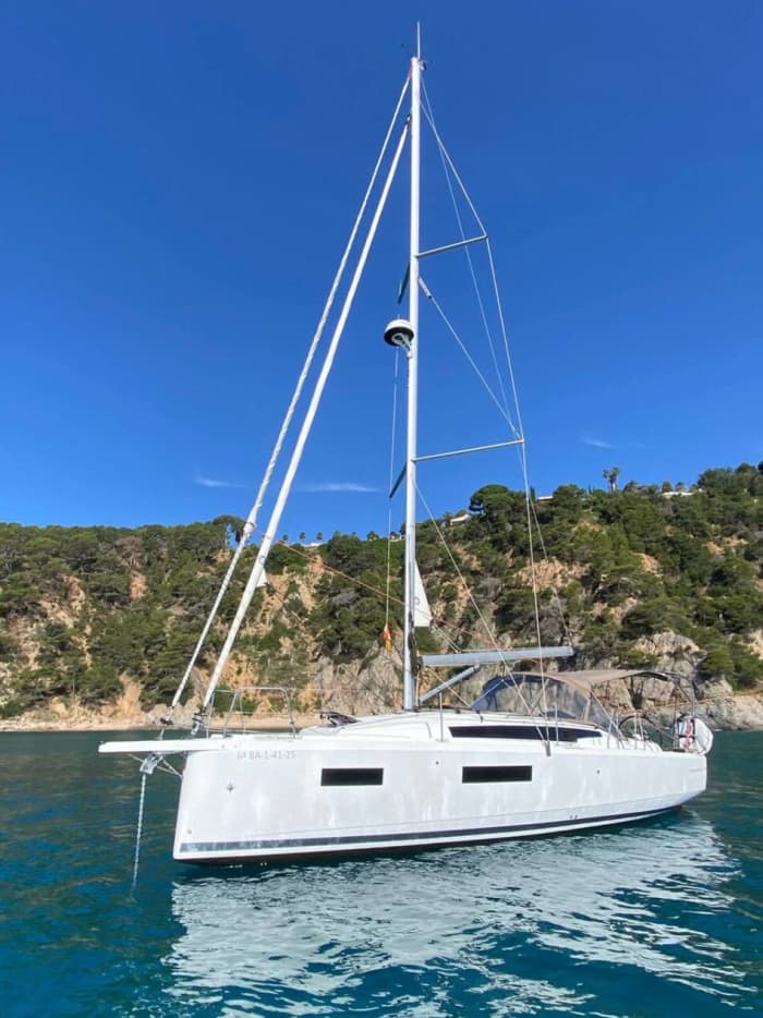 Discover Menorca's Secret Coves on a Full-Day Sailing Escape