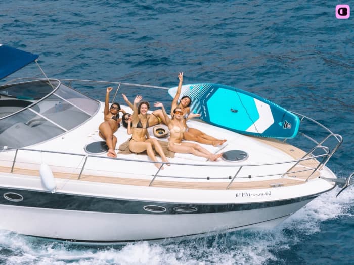 Six hours of Mediterranean: coves, swimming and the coast of Mallorca
