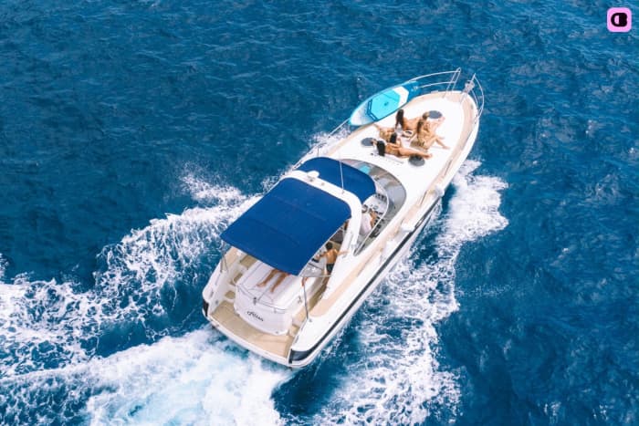 Six hours of Mediterranean: coves, swimming and the coast of Mallorca