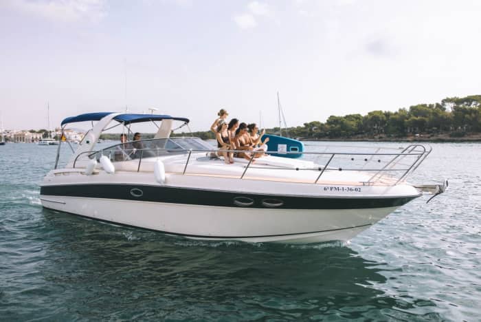 Six hours of Mediterranean: coves, swimming and the coast of Mallorca