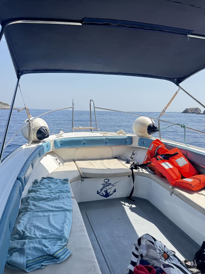 Half or full day among the islands of Trogir on the legendary boat Correct Craft
