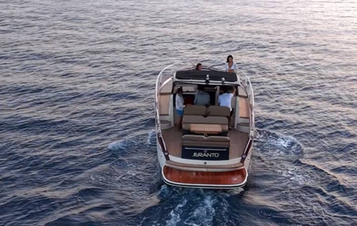 Excursión de un día en barco desde Vico Equense · Fiordo de Furore, Amalfi y Positano