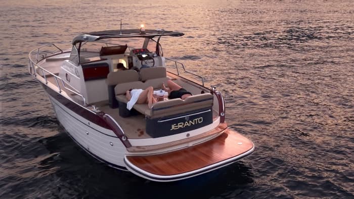 Excursión de un día en barco desde Vico Equense · Fiordo de Furore, Amalfi y Positano