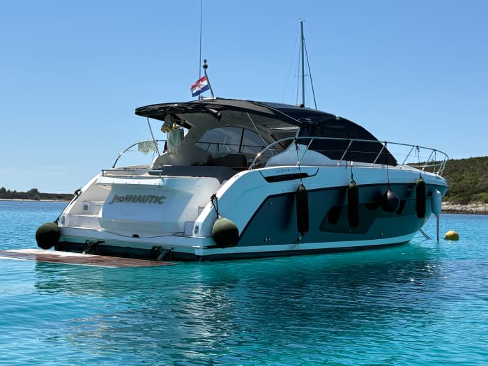Full Day BoatEscape: Brač, Šolta & Rogoznica – Signature 10h Private Cruise aboard Azimut Atlantis 45