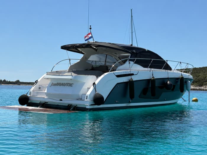 Full Day BoatEscape: Brač, Šolta & Rogoznica – Signature 10h Private Cruise aboard Azimut Atlantis 45