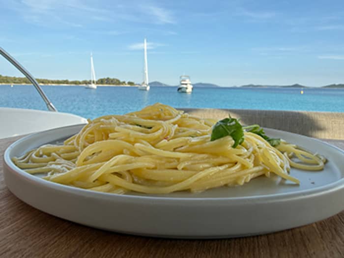 Signature Experiences Private Luxury Day Cruises aboard Azimut Atlantis 45: Brač, Šolta & Rogoznica – Signature 10h Private Cruise aboard Azimut Atlantis 45