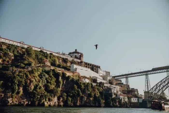 Czterogodzinny rejs po rzece Duero z Porto · Degustacja wina w małej grupie