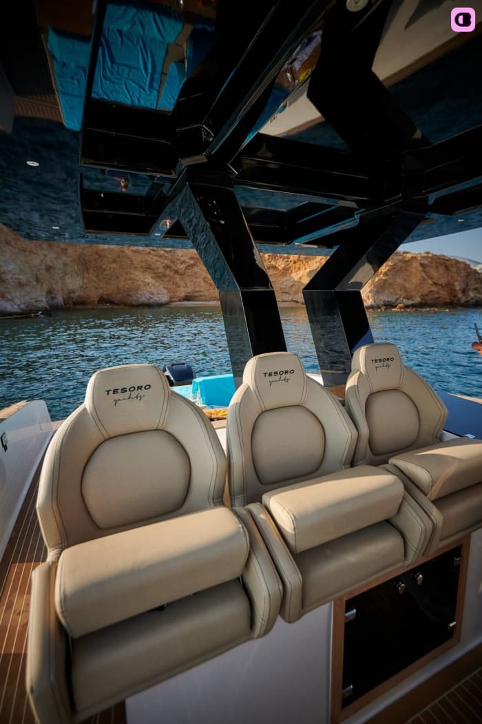 Antiparos, Panteronisi & Despotiko | Full-Day Private Yacht Experience