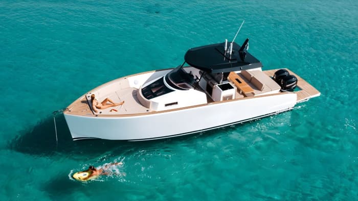 Antiparos, Panteronisi & Despotiko | Full-Day Private Yacht Experience
