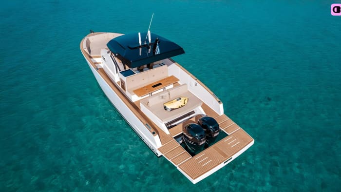 Antiparos, Panteronisi & Despotiko | Full-Day Private Yacht Experience