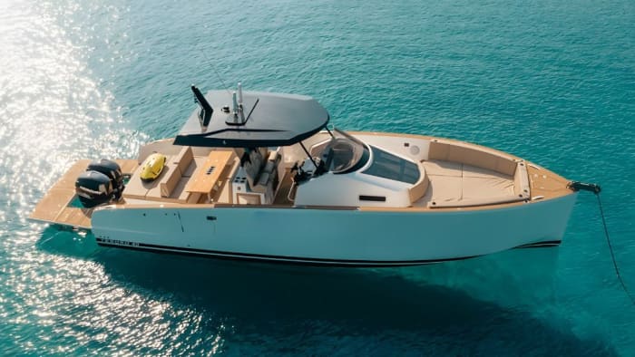 Antiparos, Panteronisi & Despotiko | Full-Day Private Yacht Experience