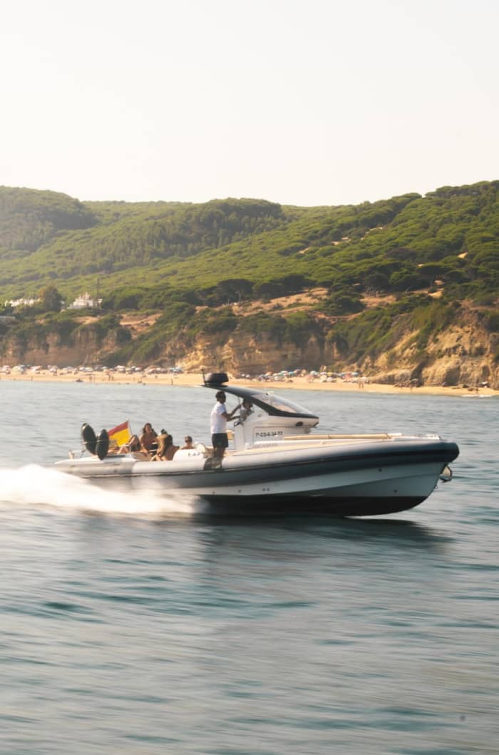 Acht Stunden Erkundung der Costa de la Luz · Pirelli PZERO 1100 Cabin