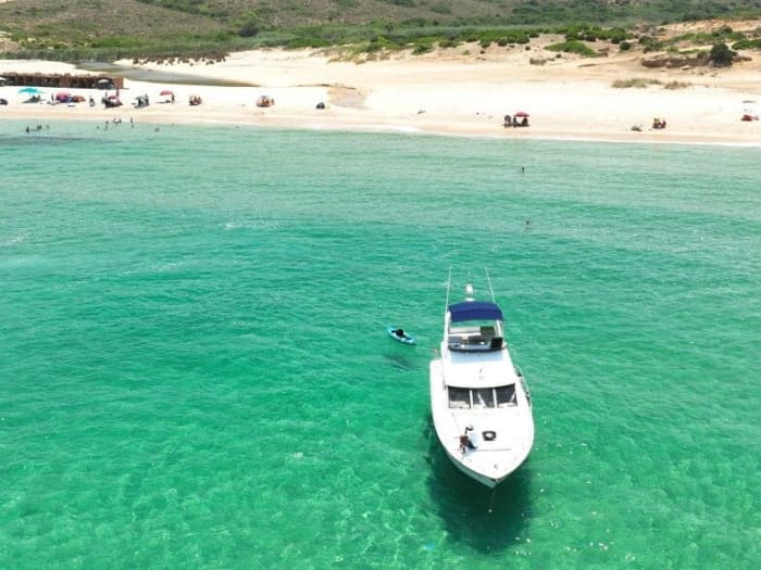 Between Hidden Coves and Turquoise Waters: Manga, Fartas & Kannasira
